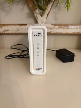 ARRIS SURFboard SB8200 White Cable Modem